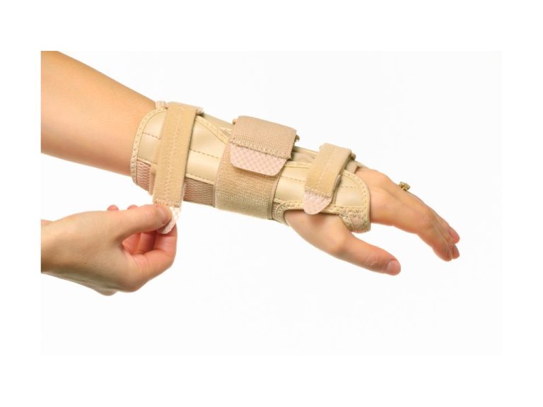 How a Wrist Brace May (Or may not) Help Your Bowling